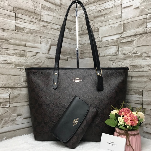 Coach Handbags - 👜COACH SET🌺 CITY ZIP TOTE & WALLET
